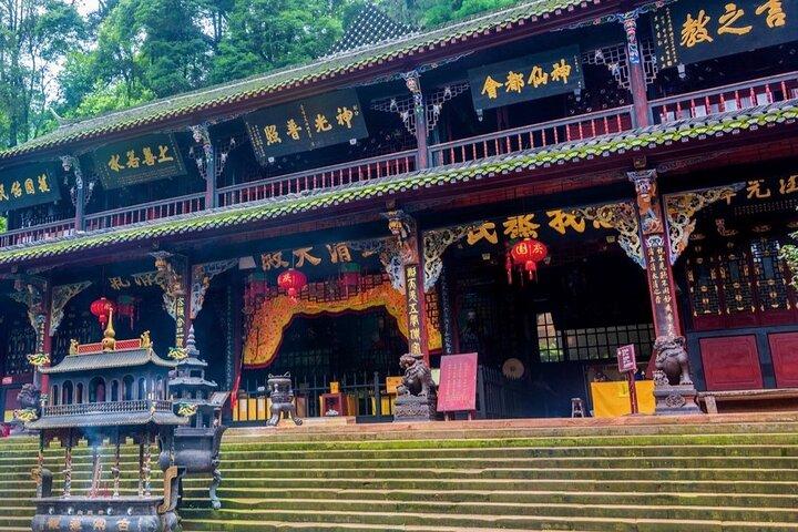 Private Dujiangyan & Mount Qingcheng Day Tour