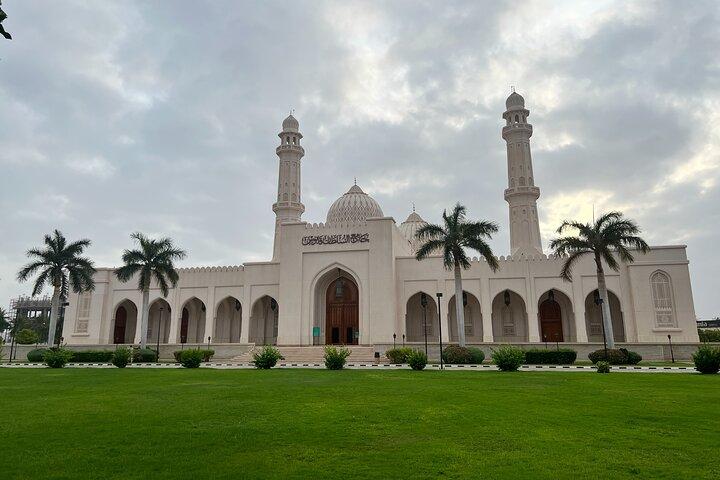 Salalah City Tour with History, Culture, Souq Shopping, Halwa