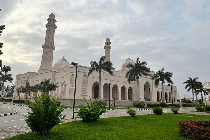 Salalah City Tour with History, Culture, Souq Shopping, Halwa
