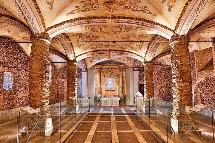 Transfer from Lisbon to Algarve with stop in Evora