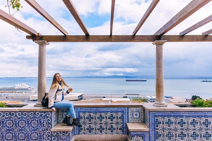 Lisbon Like a Local: Private Walking Tour with Liquor Tasting