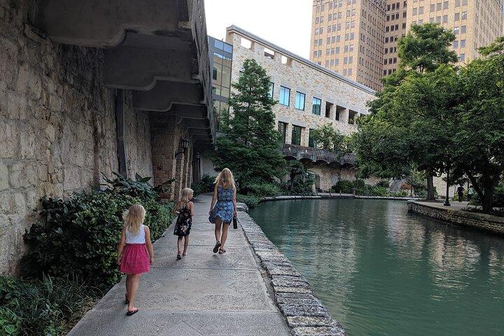 San Antonio Scavenger Hunt Walking Tour and Game