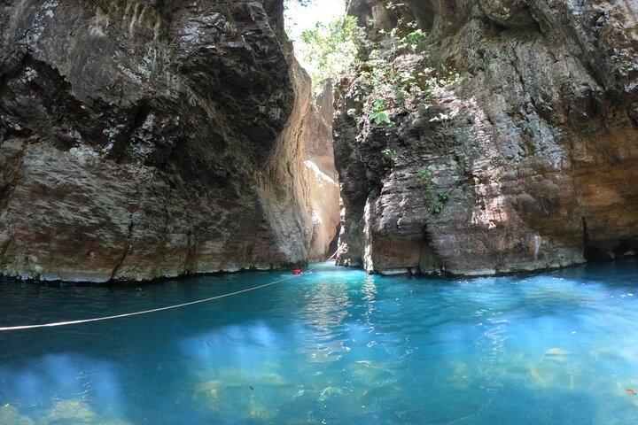 La Leona Waterfall Adventure Hike (Group Tour)