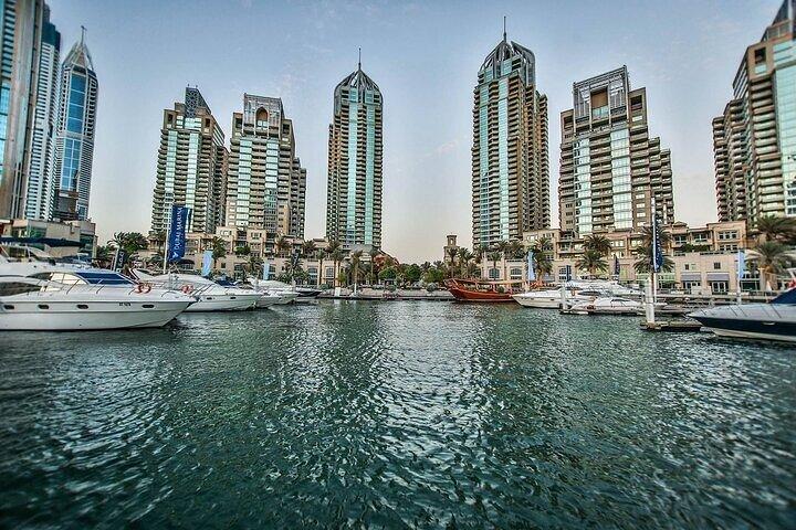 Enjoy Amazing Marina Luxury Yacht Tour With Breakfast