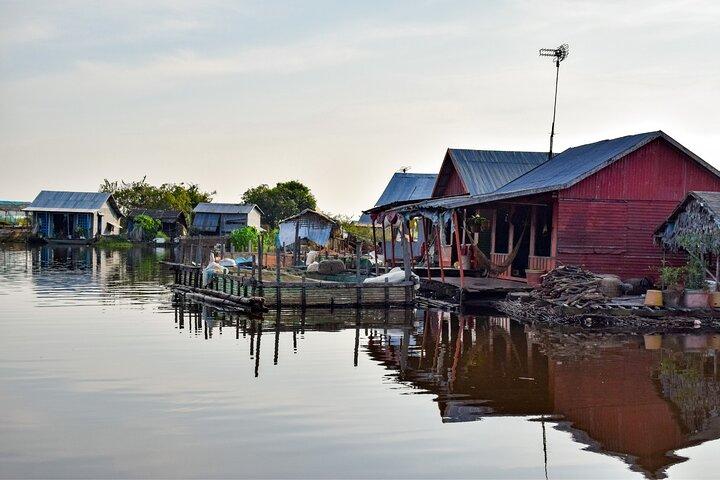 Siem Reap Floating Village Tour with Khmer Meal & Beer