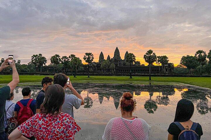 2-Day Angkor Wat and Kulen Mountain Waterfall Tour with Picnic
