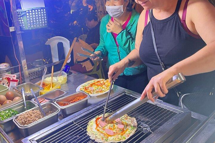 Private Street Food Discovery by Cyclo at Night in Ho Chi Minh