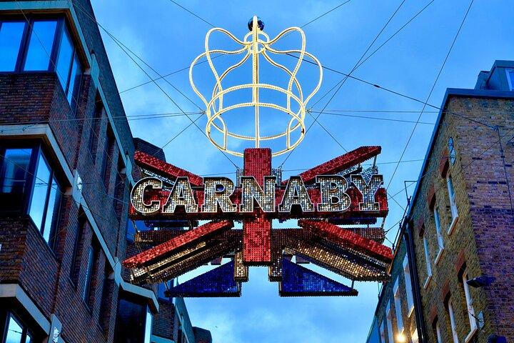 London Exclusive Christmas Lights Guided Tour by Black Cab