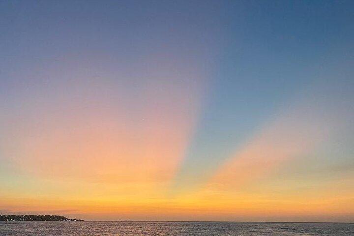 Cartagena:Sunset boat party Caribbean restaurant and Gethsemane tour