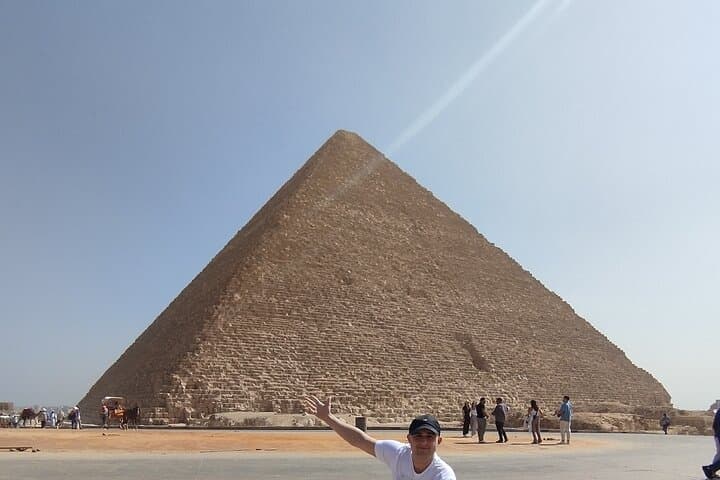 Private Tour To The Great Pyramids and Sphinx with lunch