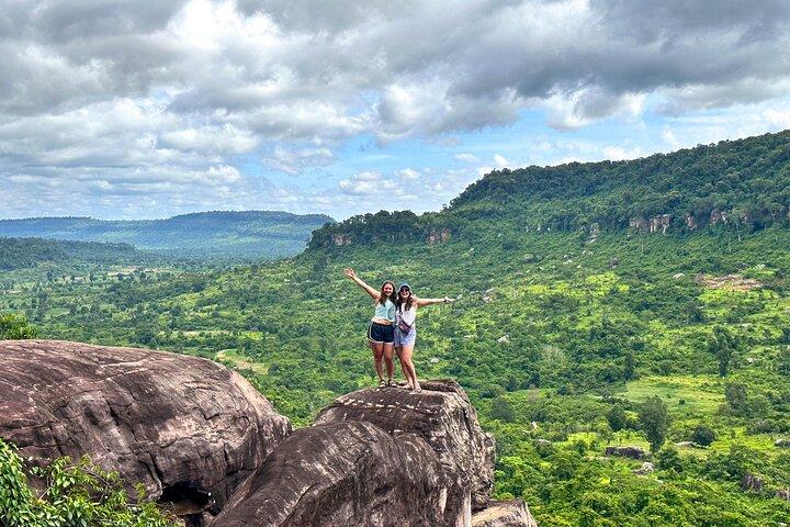 2-Day Angkor Wat and Kulen Mountain Waterfall Tour with Picnic