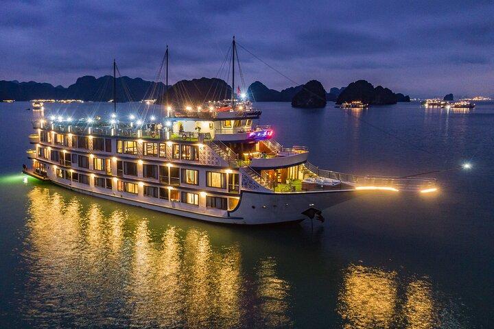 Oasis Bay Cruise 3-day Explore Halong Bay from Hanoi