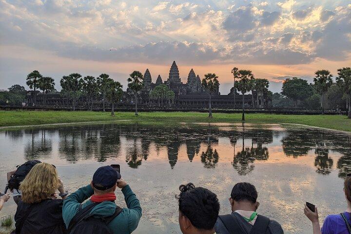 Private Sunrise Angkor Temples Tour