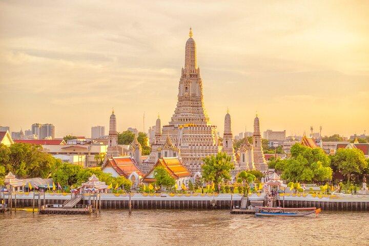 Bangkok Teak Boat Canal Tour with Wat Arun View