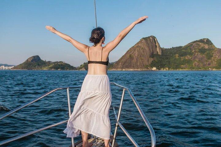Brunch & Sunset Cruise with Capirinha in Rio