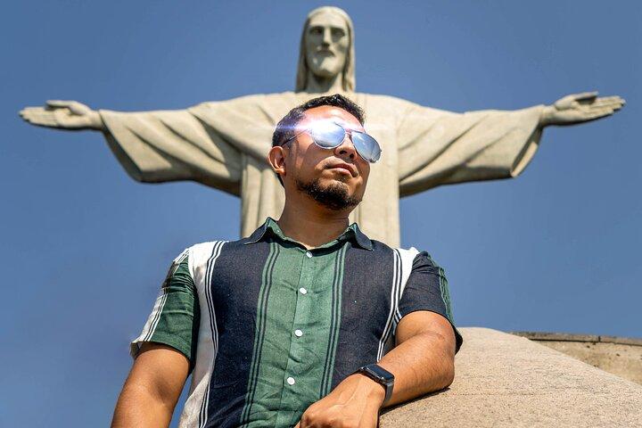 PRIVATE SUV up to 7 people : Cristo Redentor + Rio`s hot spots