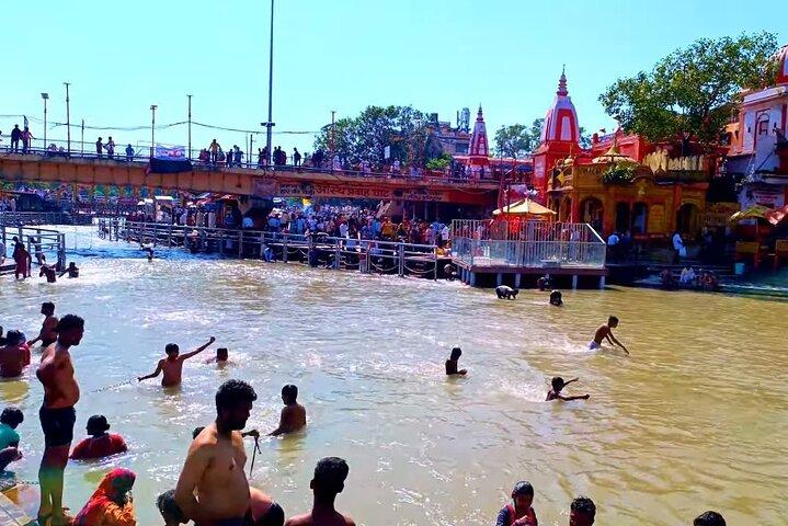 Guided Haridwar Walk with Ghats & Evening Ganga Aarti