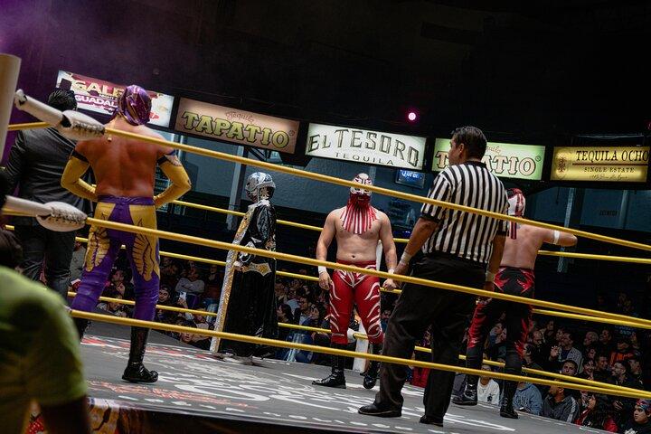 Lets Go to the Wrestlings!