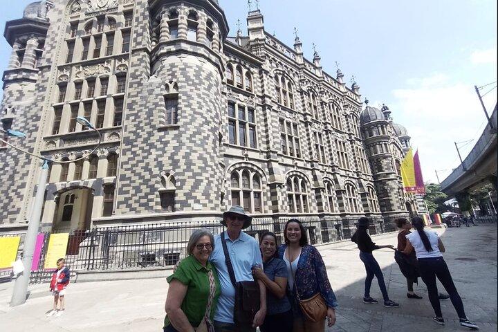Private tour of the Fernando Botero museum and plaza in Antioquia