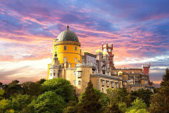 Lisbon: Sintra Town,Pena Palace, Moorish Castle& Quinta Regaleira