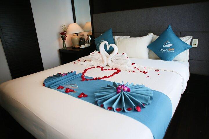 Oasis Bay Cruise 3-day Explore Halong Bay from Hanoi