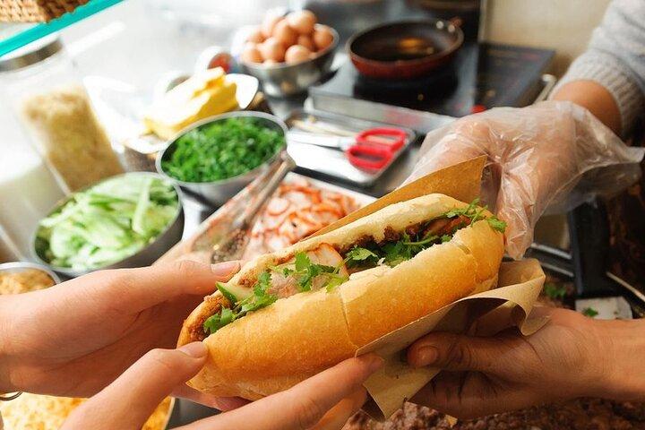 Hanoi Street Food Tour with Small Group and Expert Local Guide