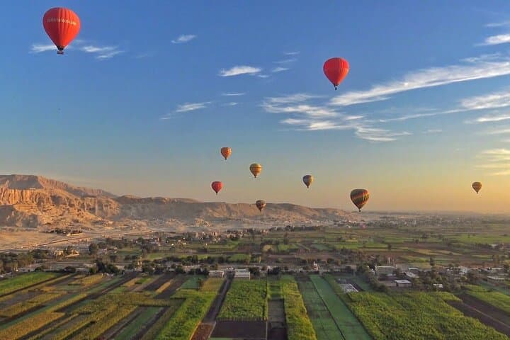 Luxury sunrise balloon ride with Breakfast