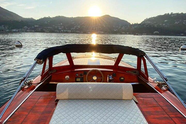 3 Hours Private Wooden Boat Tour visit Bellagio 10 pax