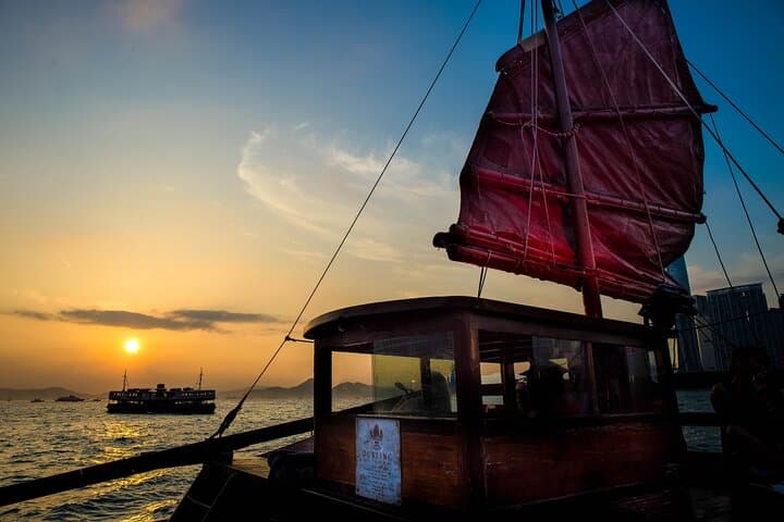 Hong Kong: Dukling , Antique Boat Tour in Victoria Harbour