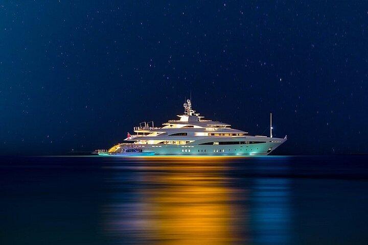 Enjoy Amazing Marina Luxury Yacht Tour With Breakfast