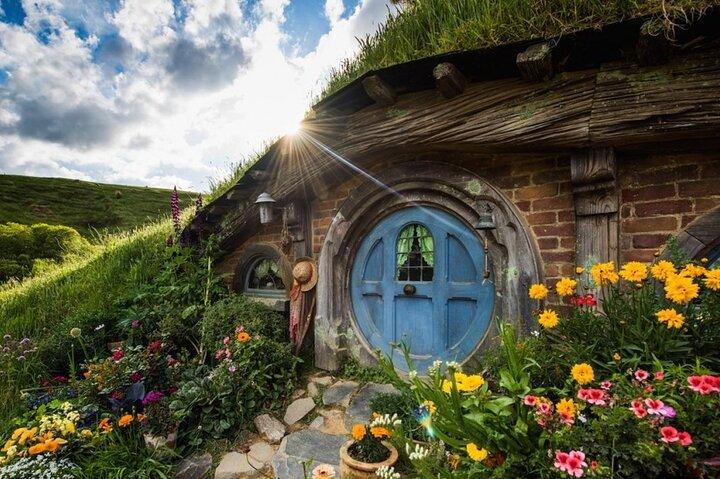 Hobbiton Village and Bridal Veil Falls Private Tour