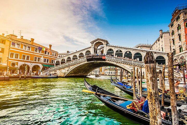Venice Walking Tour, Gondola Ride & Exclusive eBook