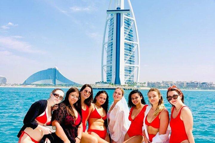 2 Hours Dubai Marina 50ft Private Luxury Yacht Sightseeing Tour
