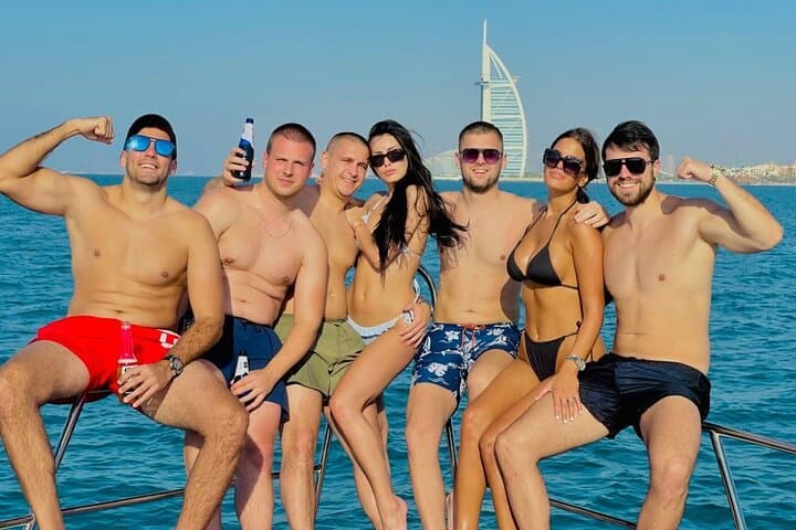 3-Hours Dubai Marina 50ft Private Luxury Yacht Sightseeing Tour