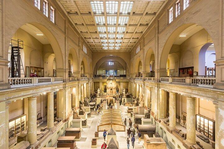 Private Tour to Giza Pyramids and The Egyptian Museum