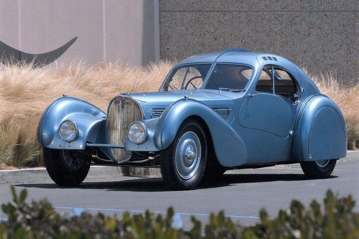 2 hours Paris Private Vintage Car Tour with hotel Pick up and Drop