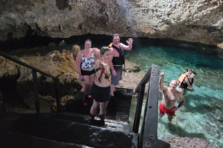 Visit to Tulúm, COBA and a Cenote, with lunch included.