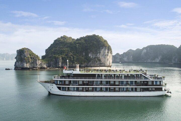 La Casta 5 Star Cruise 3Day/2Night Visit Halong Bay & Lan Ha Bay