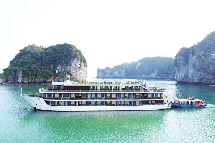 La Casta 5 Star Cruise 3Day/2Night Visit Halong Bay & Lan Ha Bay