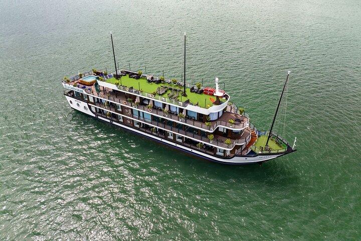 LUXURY 5 STAR CRUISE 2 Day 1 Night Visit Halong Bay & Lan Ha Bay