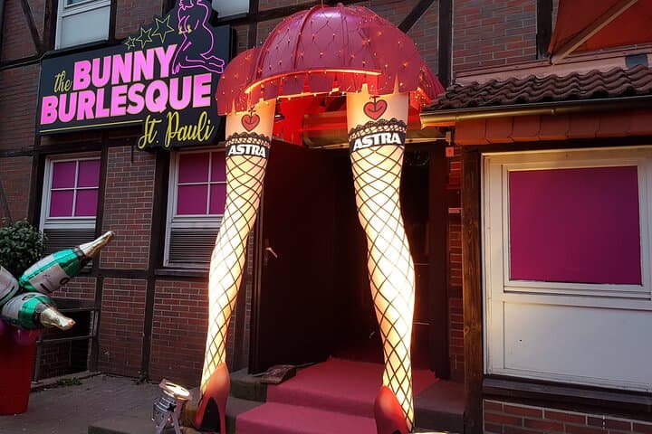 Reeperbahn tour with pleasure and vice and a lot of money