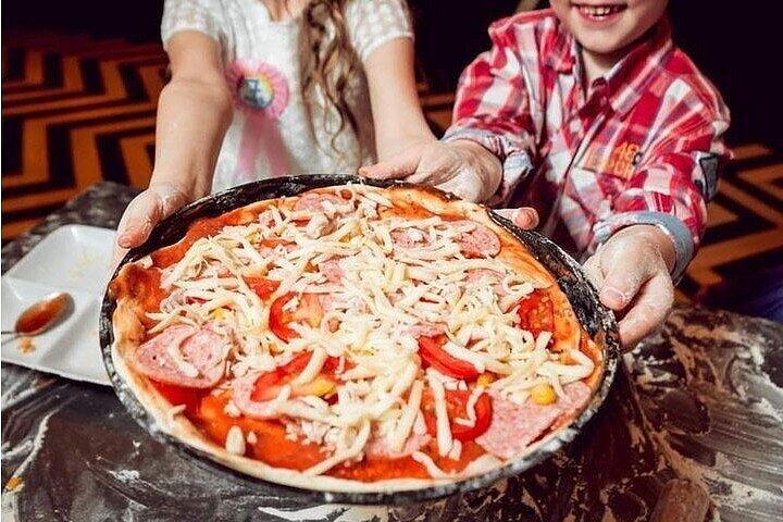 Semi-Private Pizza & Gelato Class in Florence