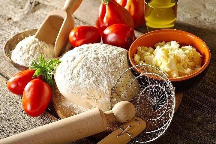 Semi-Private Pizza & Gelato Class in Florence