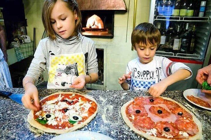 Semi-Private Pizza & Gelato Class in Florence