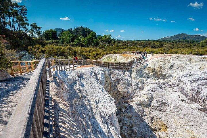 Wai-O-Tapu to Redwoods and Secret Spot Private Tour from Auckland
