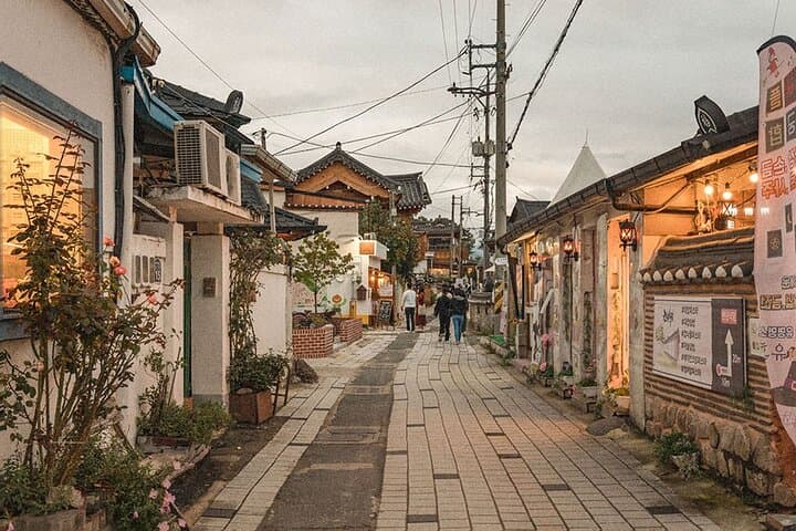Mini UNESCO Walking Tour in Gyeongju