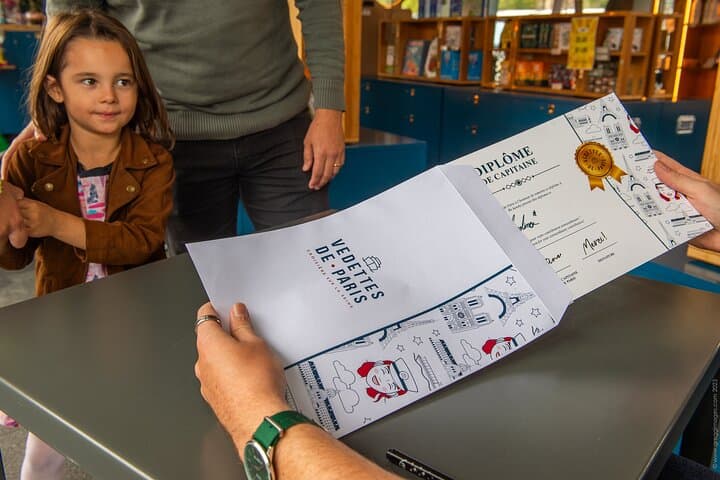 Seine River Guided Cruise with Kids by Vedettes de Paris
