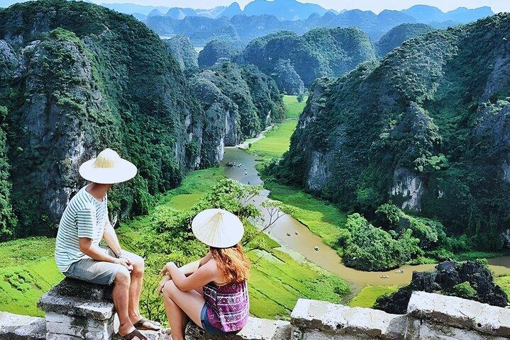 Hoa Lu - Tam Coc - Mua Cave Small Group -Buffet Lunch - Limousine