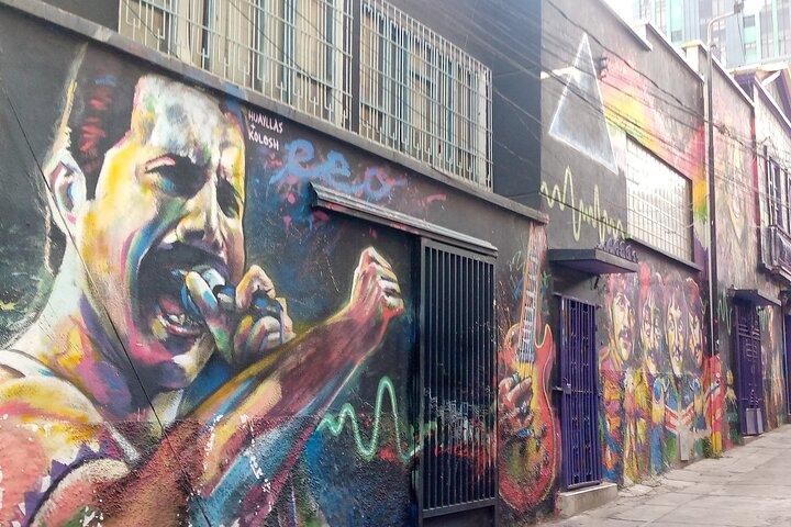 Smells like La Paz spirit: Walking & artistic city tour