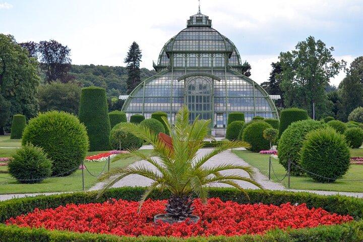 Schoenbrunn Palace Private Walking Tour in Vienna